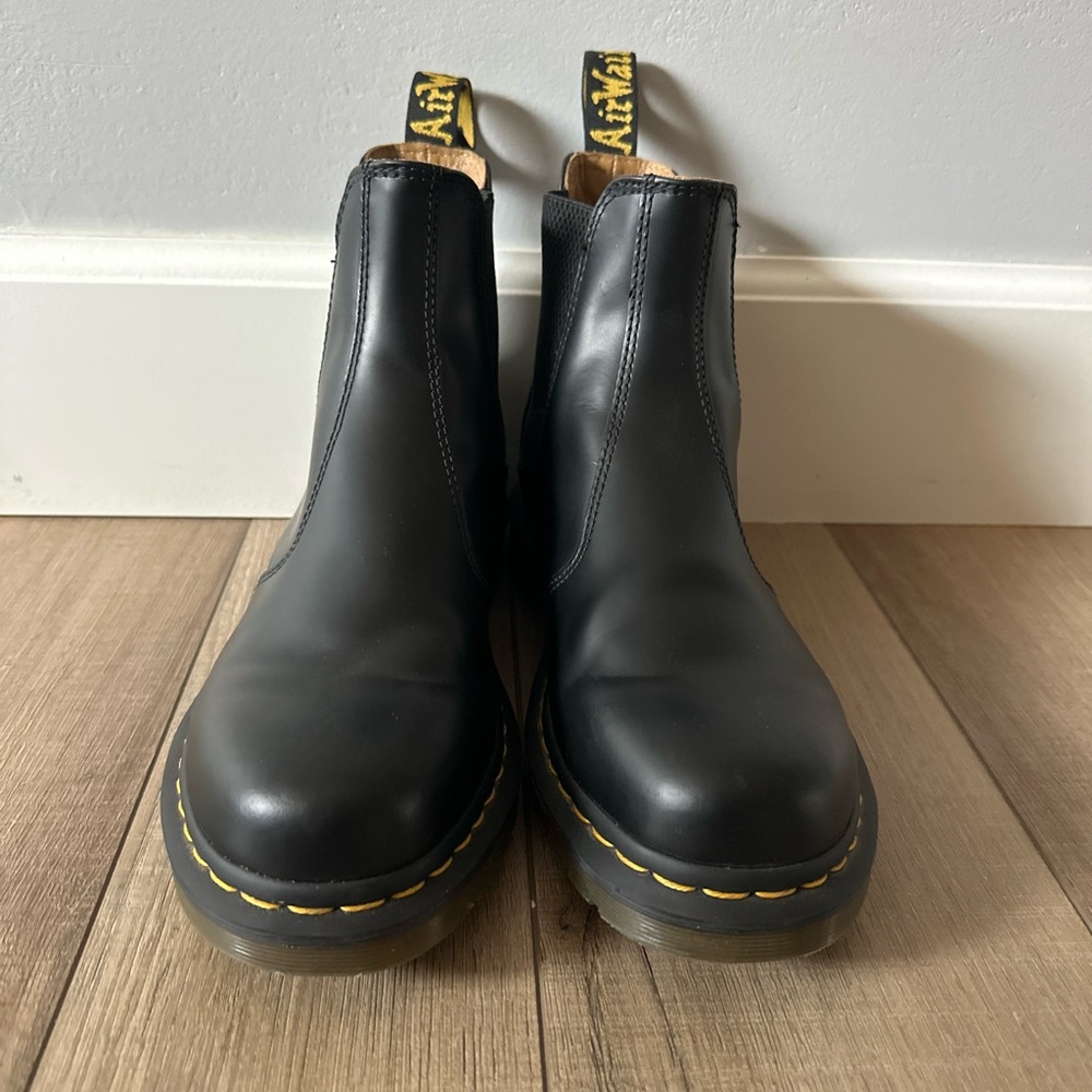 Womans size 9 Doc Martins boot